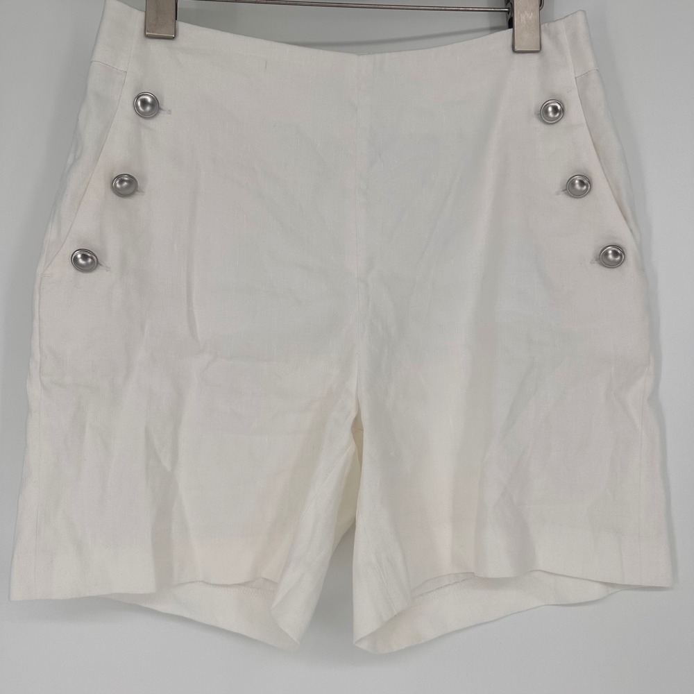 Charlie B White Linen Blend Sailor Shorts Silver Button High Rise Size 6 Resort‎